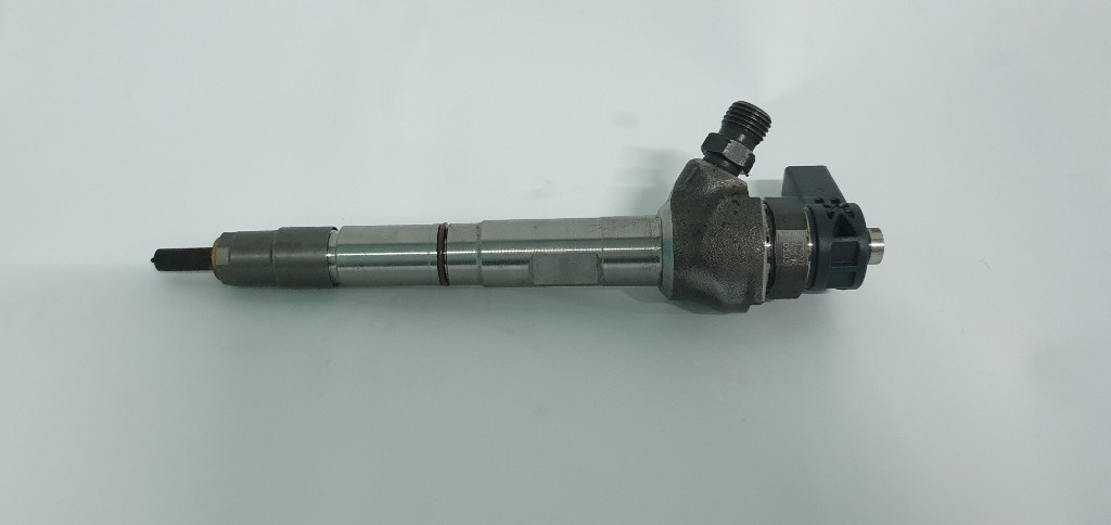 0445110469/04L130277AC Injector Audi 2.0 TDI