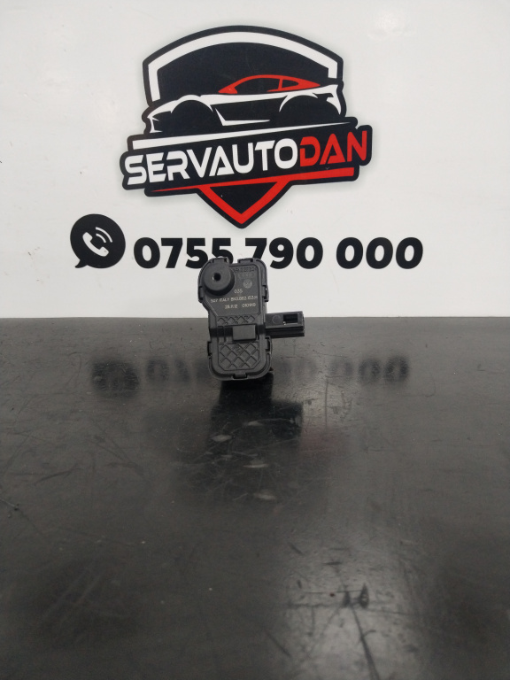 Actuator usa rezervor Audi Q5 2.0 Motorina 2015, 8K0862153H