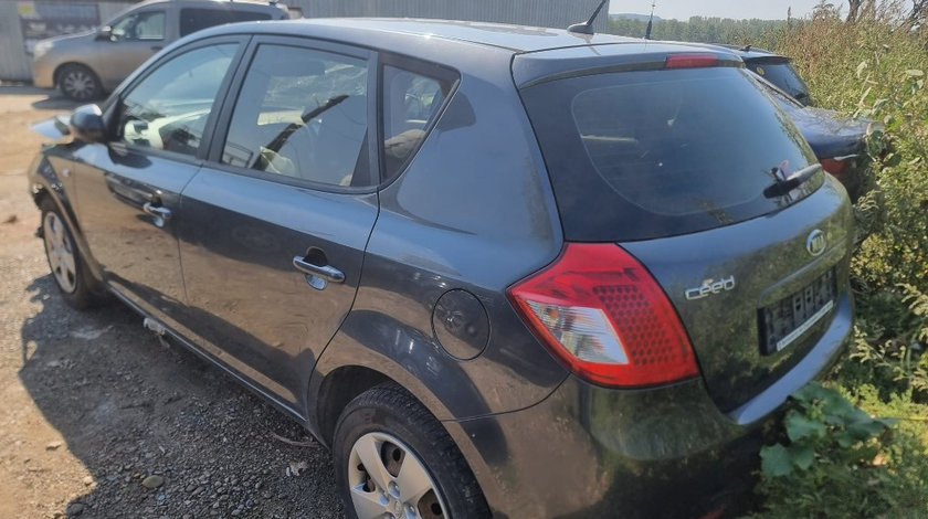 Aeroterma Kia Ceed 2011 hatchback 1.6 crdi G4FC