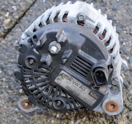 ALTERNATOR 140A TOURAN PASSAT B6 GOLF 5 JETTA OCTAVIA BKD BMN BKP CBA CBAB AUDI A3 8P1 CBAA CAYC CLC...