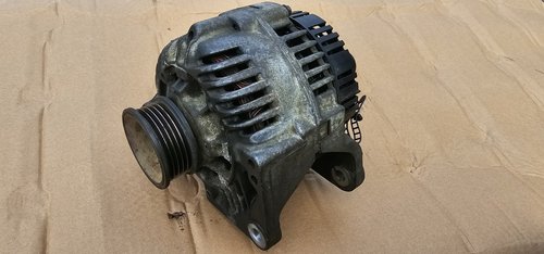 Alternator Audi A4 B5 1.6 / 1.8 benzina 1996 1997 1998 1999 2000