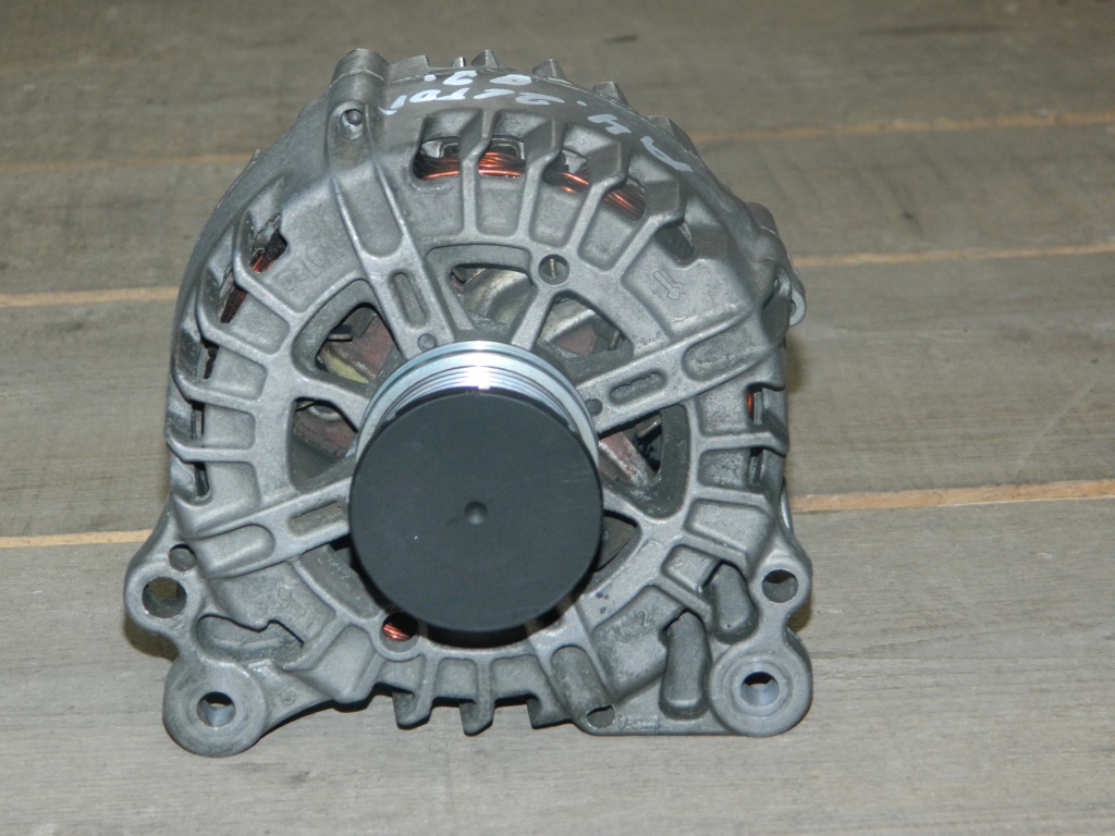 Alternator Audi A4 B8 8K 2.0 TDI model 2009