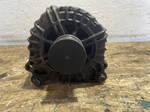 Alternator VW Passat B7 1.4TSI Sedan sedan 2011 (03C903023T)