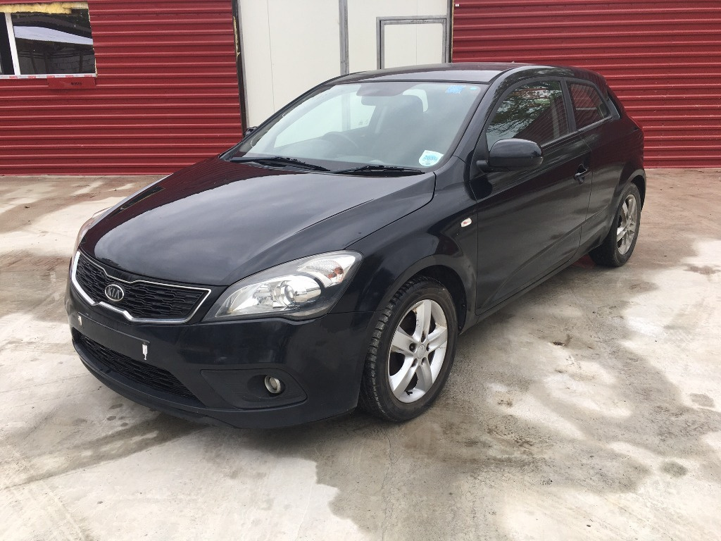 Amortizor dreapta fata Kia Ceed 1.6 CRDI an fab. 2006 - 2012