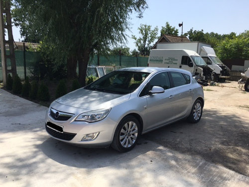 Amortizor stanga fata Opel Astra J hatchback