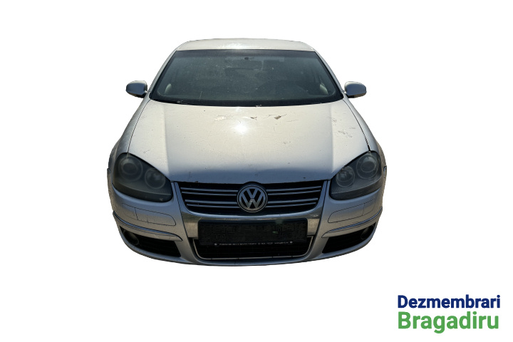 Arc spate dreapta Volkswagen VW Jetta 5 [2005 - 2011] Sedan 4-usi 1.9 TDI MT (105 hp) Cod motor: BKC, Cod cutie: GQQ, Cod culoare: LA7W