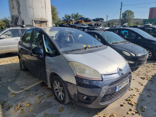 Aripa dreapta fata Citroen C4 Picasso 2008 monovolum 1.6 hdi 9HZ