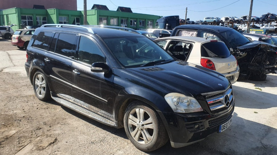 Aripa dreapta fata Mercedes GL-Class X164 2008 4x4 4matic 3.0 cdi om642