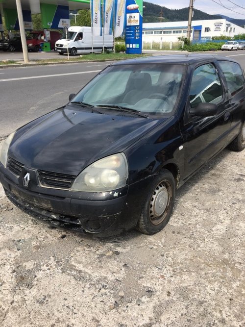 Aripa dreapta fata Renault Clio II 2003 Hatchback 1.5 dci