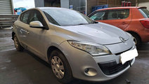 Aripa dreapta fata Renault Megane 3 2011 HATCHBACK...