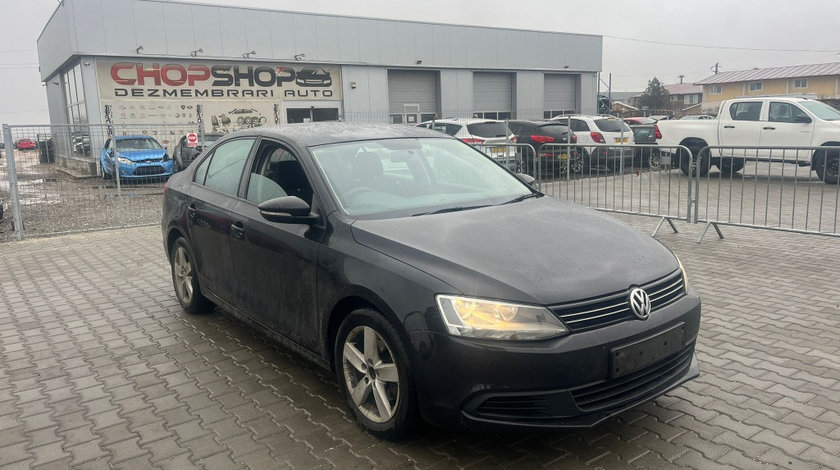 Aripa dreapta fata Volkswagen Jetta 2011 SEDAN 2.0 TDI CFFB