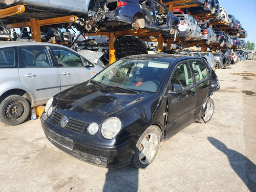 Aripa dreapta fata Volkswagen Polo 9N 2004 hatchback 1.4 tdi AMF