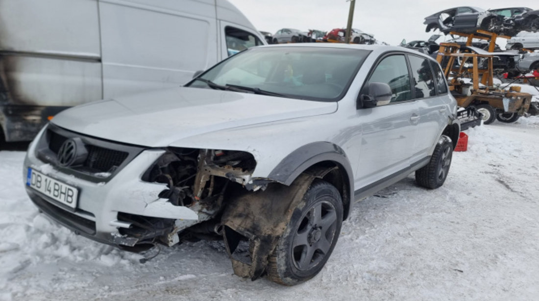 Aripa dreapta fata Volkswagen Touareg 7L 2006 SUV 2.5 tdi BAC