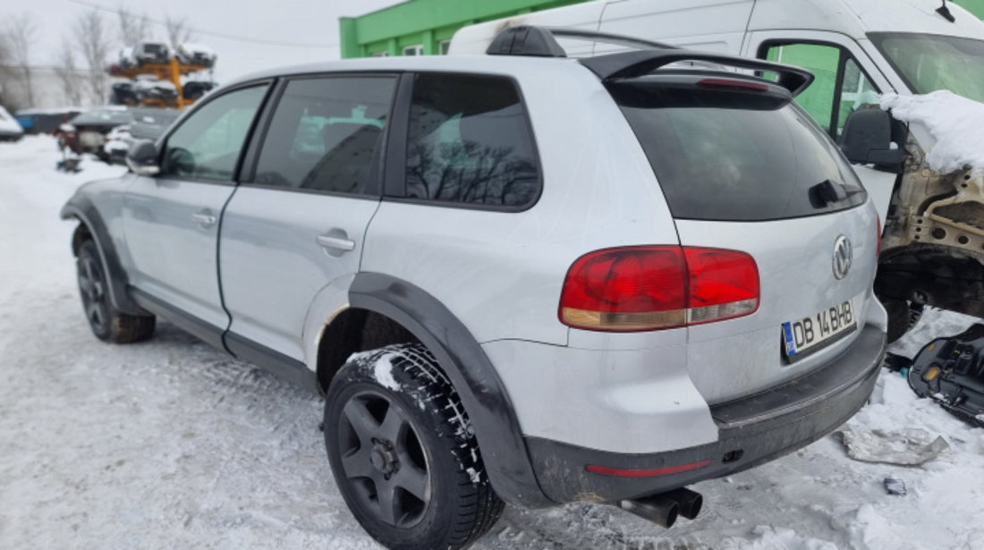 Aripa dreapta fata Volkswagen Touareg 7L 2006 SUV 2.5 tdi BAC