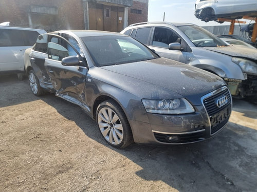 Aripa dreapta spate Audi A6 C6 2004 berlina 2.0 BLB