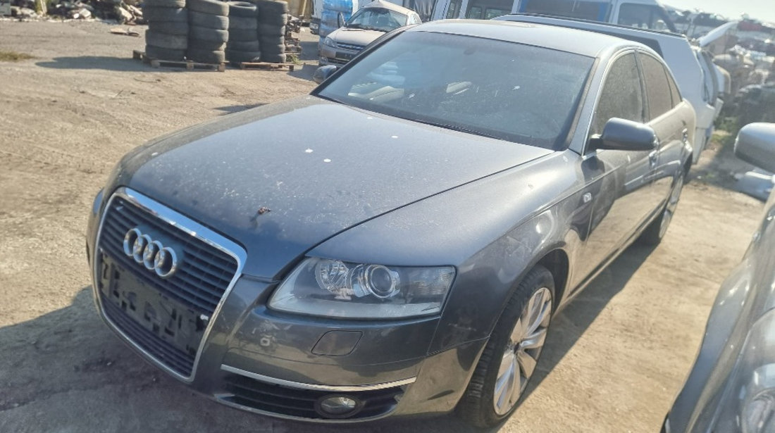 Aripa dreapta spate Audi A6 C6 2004 berlina 2.0 BLB