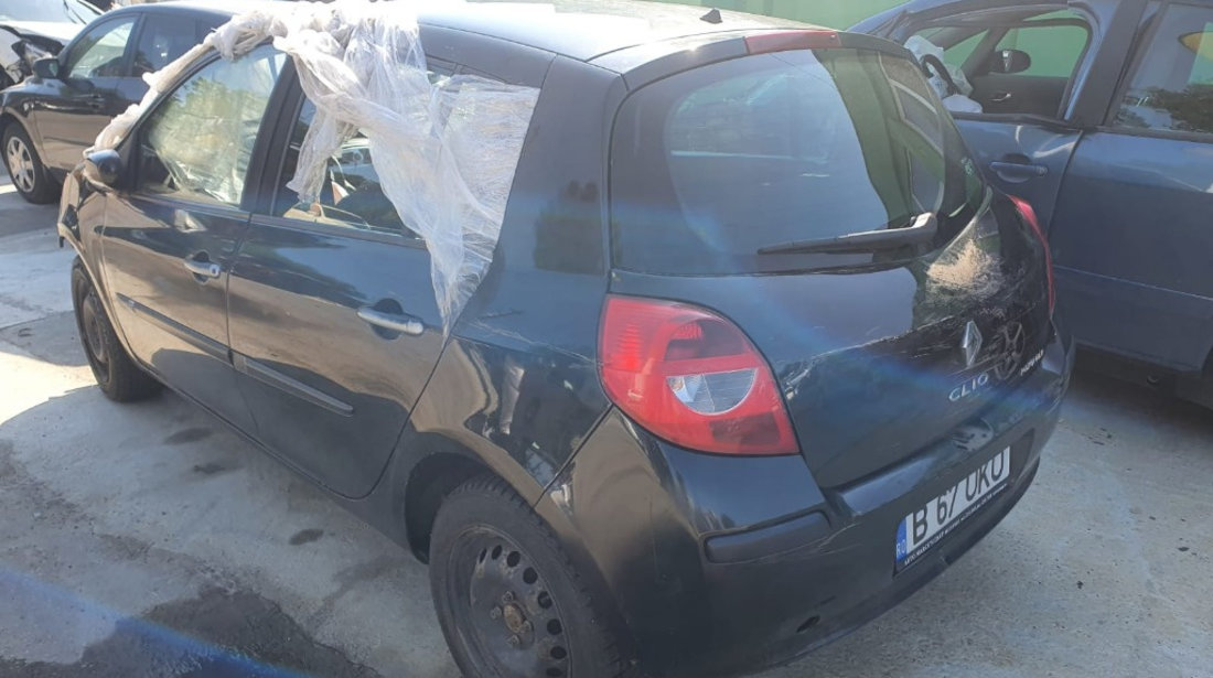 Aripa dreapta spate Renault Clio 3 2007 hatchback 1.5 dci