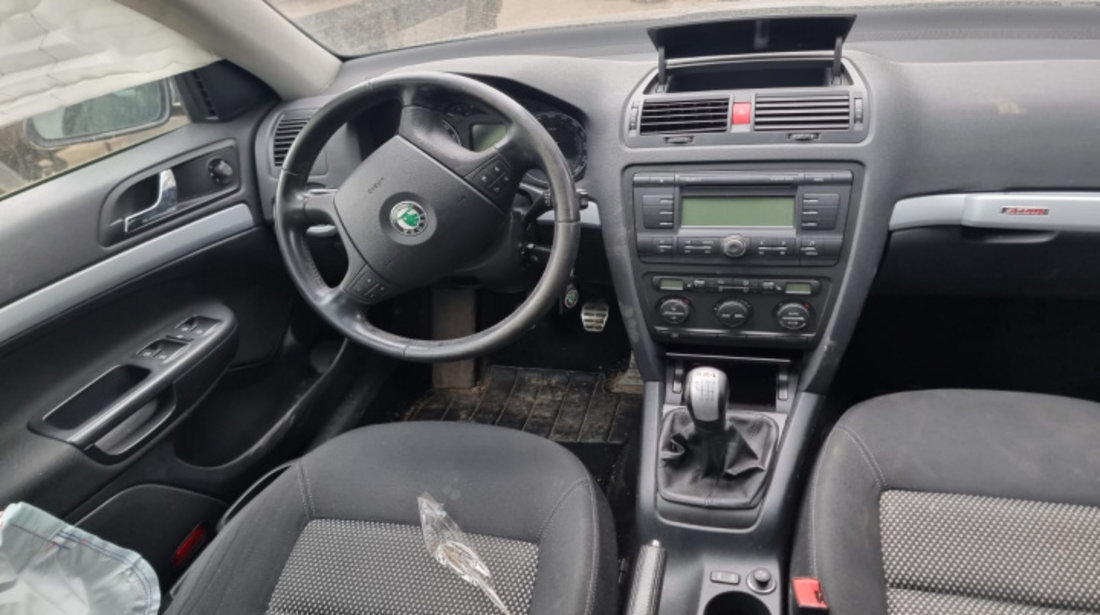 Aripa dreapta spate Skoda Octavia 2 2008 Combi 2.0