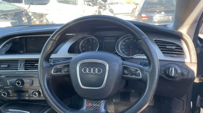 Aripa fata dreapta Audi A4 B8/8K [2007 - 2011] Sedan 4-usi 2.0 TDI MT (143 hp)