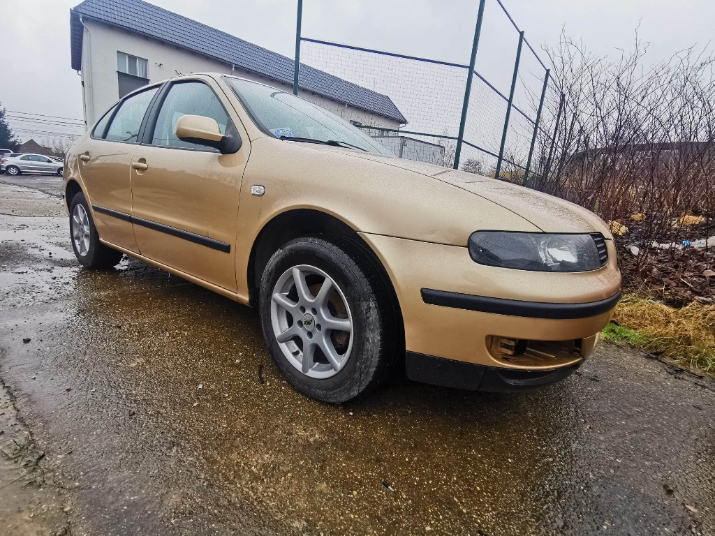 ARIPA FATA Stanga/DR SEAT TOLEDO 2001