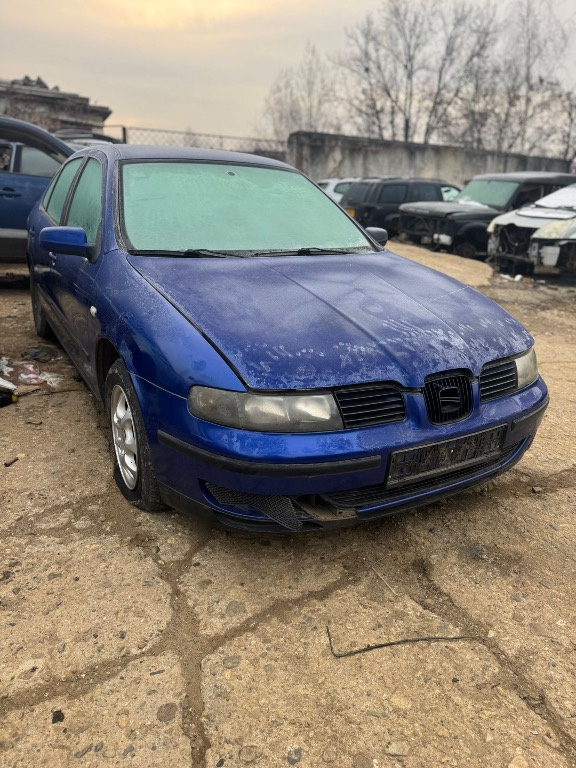 Aripa stânga fata Seat Toledo