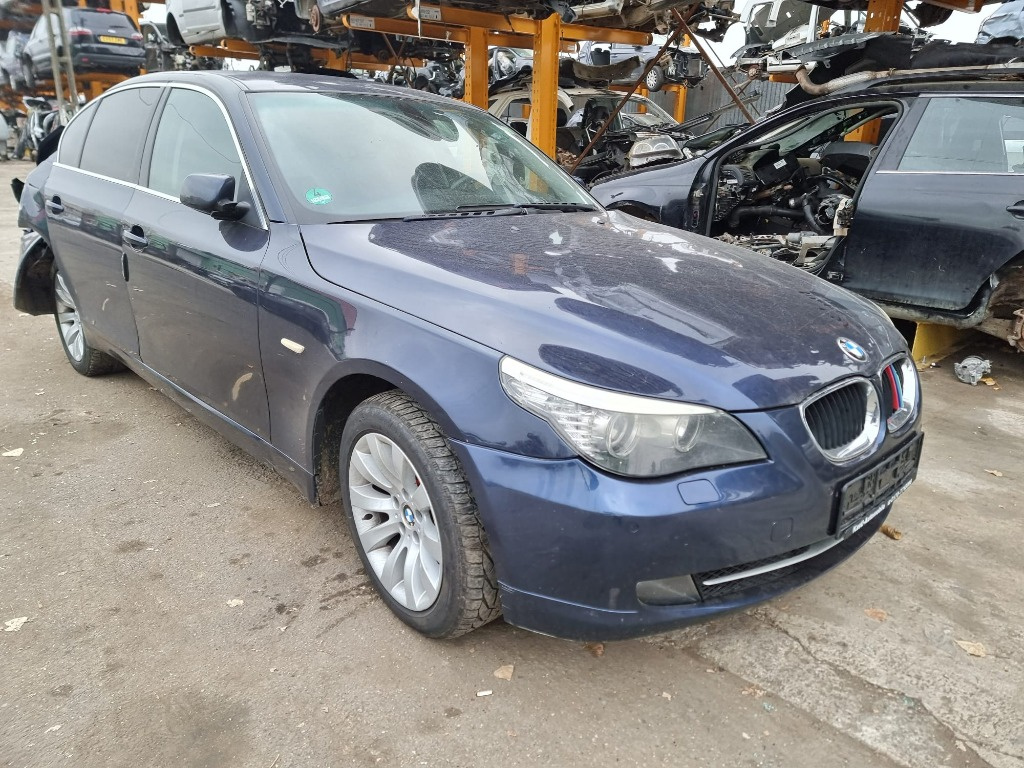 Aripa stanga fata BMW E60 2008 berlina 2.0 d n47