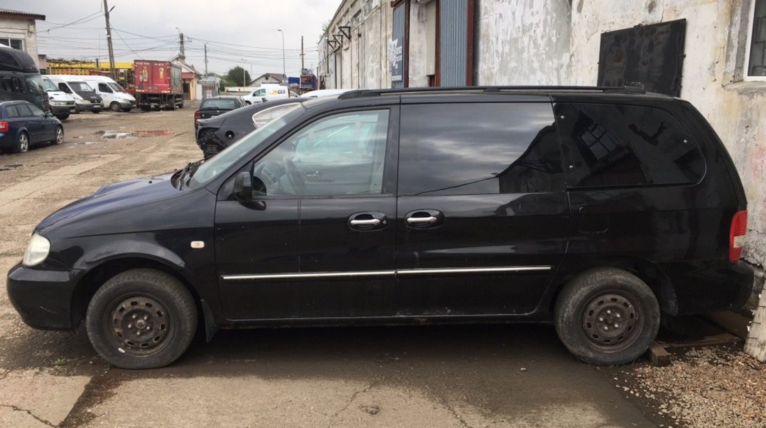 Aripa stanga fata Kia Carnival 2003 MONOVOLUM 2.9 CRDI