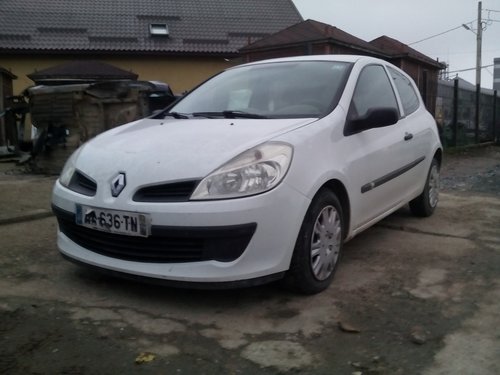 Aripa stanga fata Renault Clio 2009 coupe 1.5 DCI