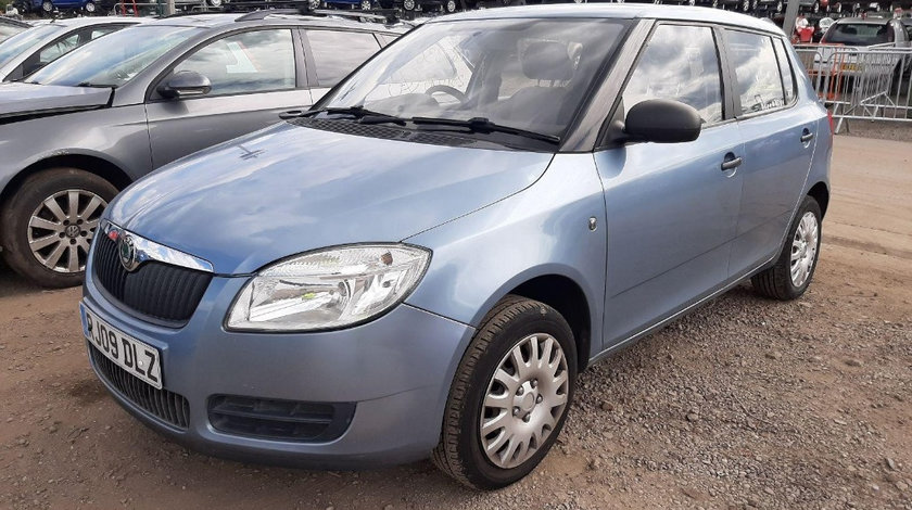 Aripa stanga fata Skoda Fabia 2 2009 HATCHBACK 1.2 I