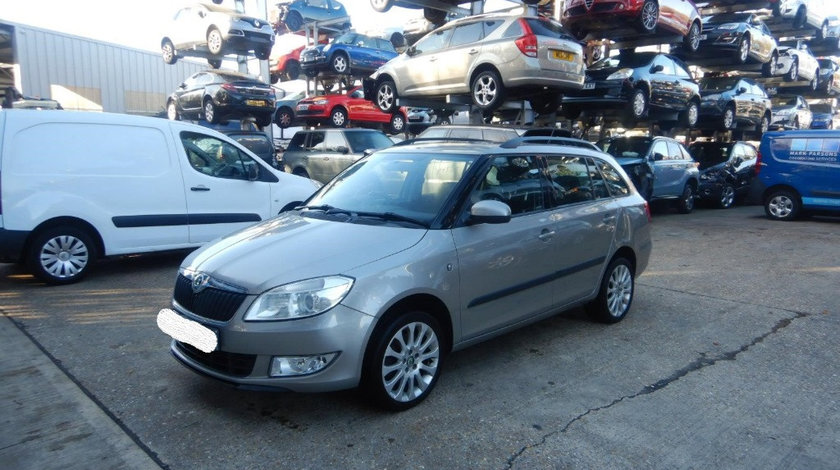 Aripa stanga fata Skoda Fabia 2 2012 BREAK 1.6 TDI CAYC