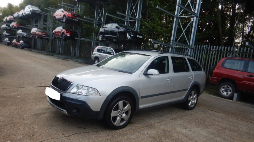 Aripa stanga fata Skoda Octavia 2 2007 COMBI SCOUT 2.0 TDI BMM