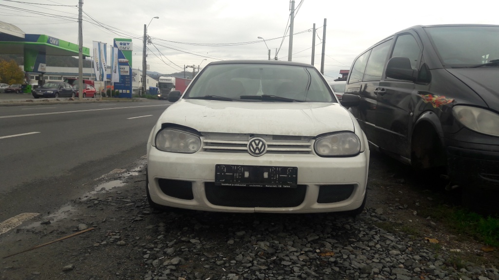 Aripa stanga fata VW Golf 4 2003 HATCHBACK 1.4 i