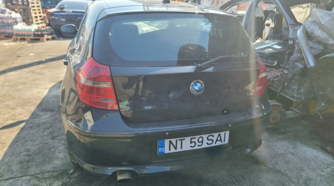 Aripa stanga spate BMW E81 2009 hatchback 2.0 d n47d20c