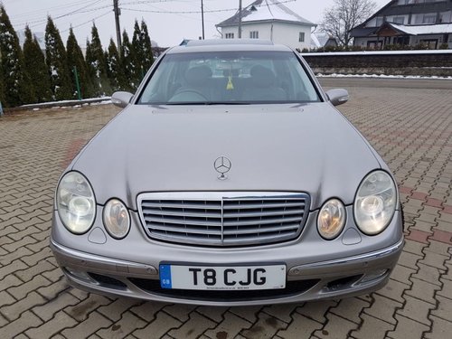 Aripa stanga spate Mercedes E-CLASS W211 2004 berlina 2.2 cdi