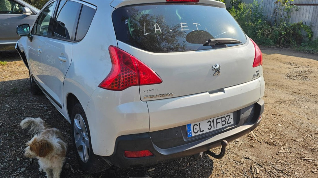 Aripa stanga spate Peugeot 3008 2013 minivan 1.6 9HD