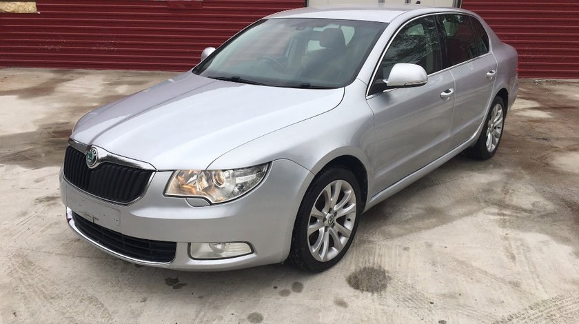 Aripa stanga spate Skoda Superb 2 2010 LIMUZINA 2.0 TDI