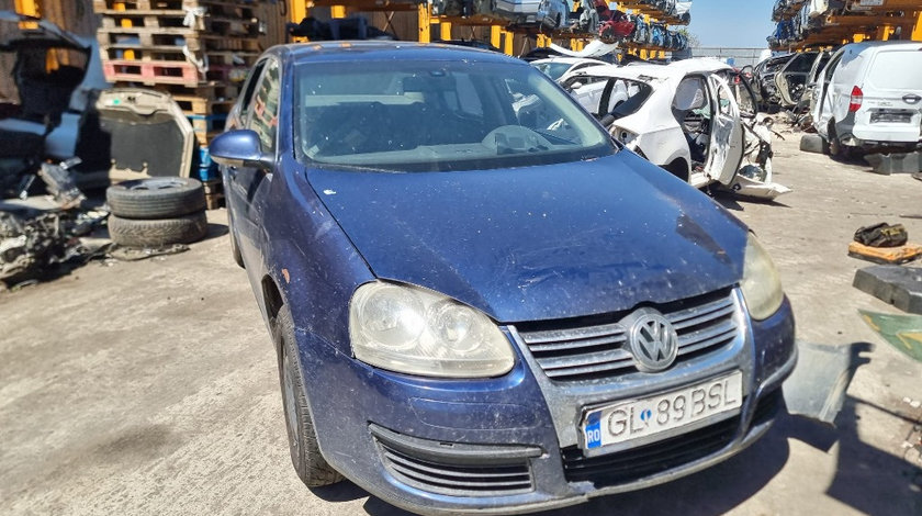 Aripa stanga spate Volkswagen Jetta 2008 berlina 1.9 tdi BXE