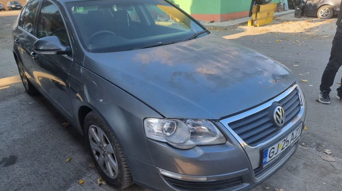 Aripa stanga spate Volkswagen Passat B6 2006 berlina 2.0 tdi BKP