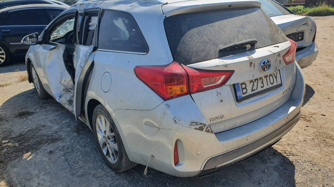 Armatura bara fata Toyota Auris 2014 2 break 1.8 hybrid