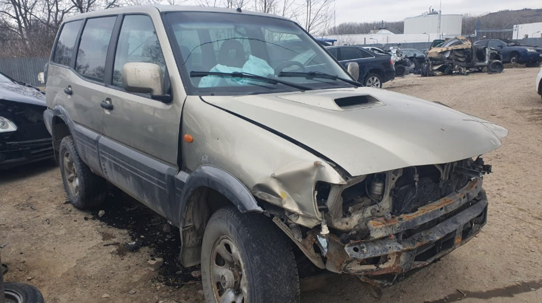 Armatura bara spate Nissan Terrano 2003 4x4 4wd 3.0 Di ZD30