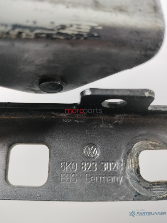 Balama capota motor dreapta Volkswagen Golf 6 (5K) Hatchback 2010 1.4 16V OEM 5K0823302B