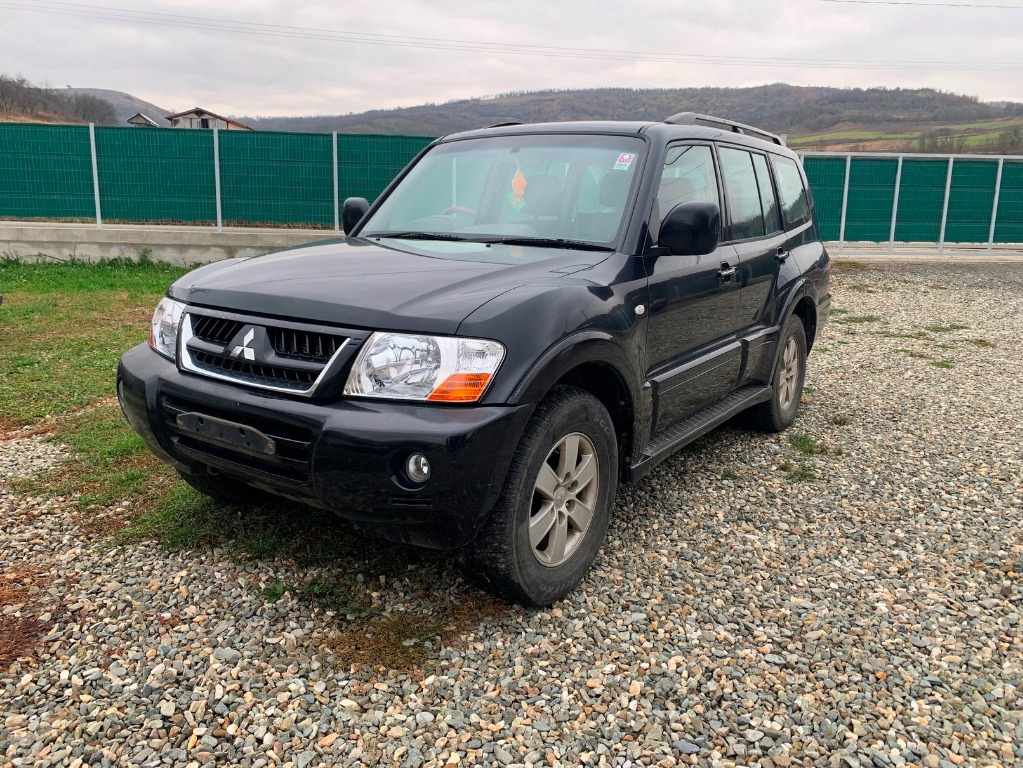 Bancheta spate Mitsubishi Pajero 2006 SUV 3.2 Diesel