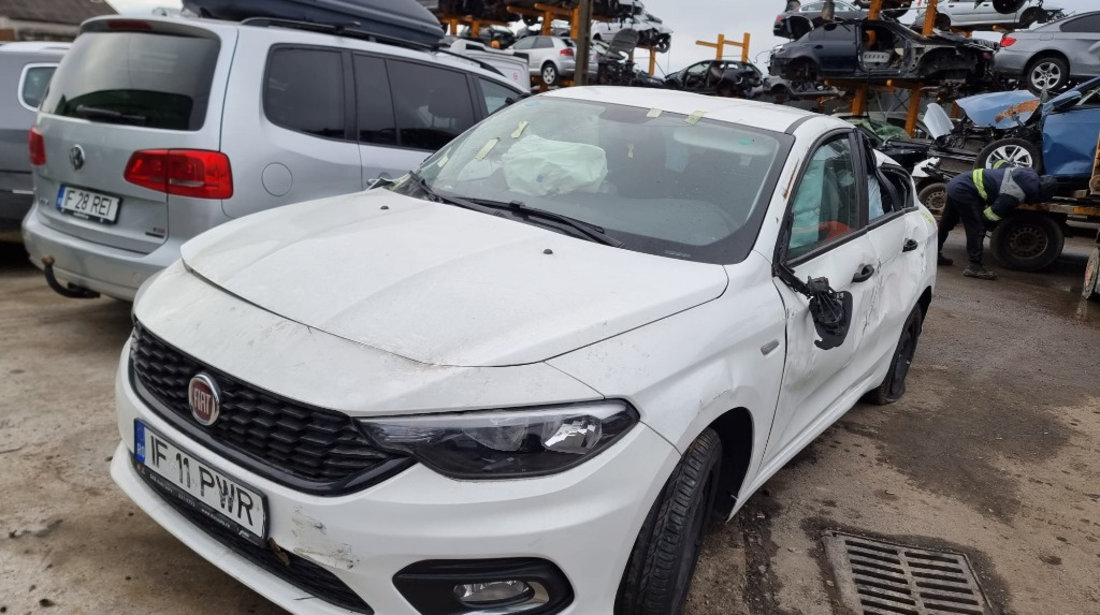 Bara fata Fiat Tipo 2020 sedan/berlina 1.4 benzina