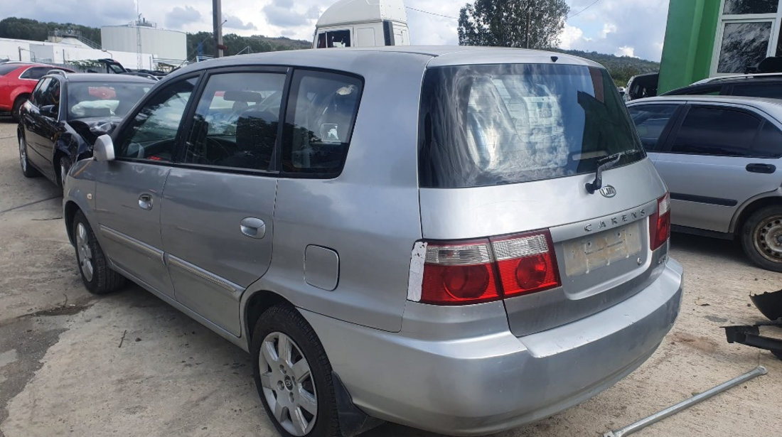 Bara fata Kia Carens 2004 break 2.0 crdi