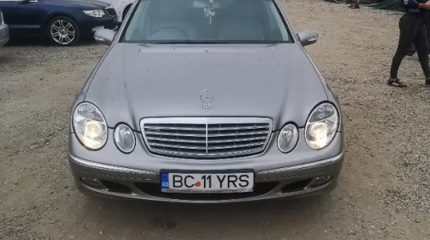 Bara fata Mercedes E-CLASS W211 2004 berlina 2.2 cdi