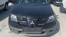 Bara fata Mitsubishi Outlander 2005