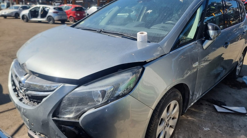 Bara fata Opel Zafira C 2014 monovolum 1.6 cdti B16DTH