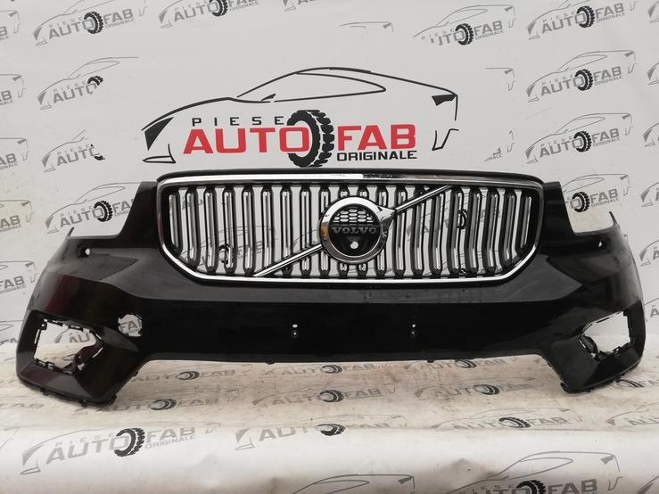 Bara fata Volvo XC40 an 2017-2018-2019-2020-2021 Gauri pentru 4 senzori si spalatoare faruri R5KGHQM65Q