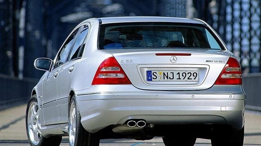 Bara spate AMG Mercedes C Class W203