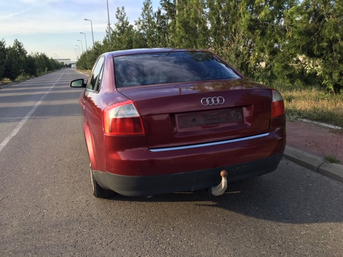 Bara spate Audi A4 B6 berlina